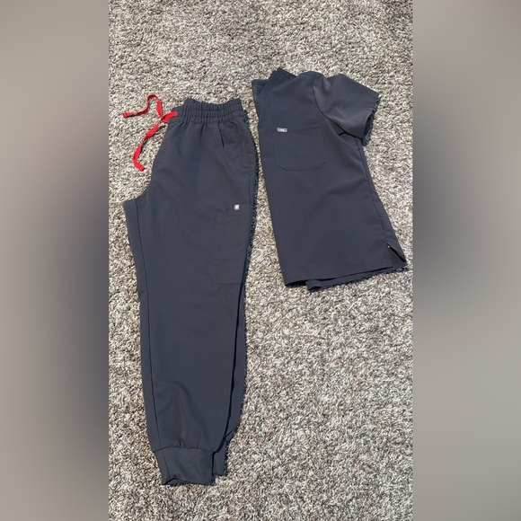 Figs Other - Figs Women's Scrub Set in Charcoal with Red Drawstring